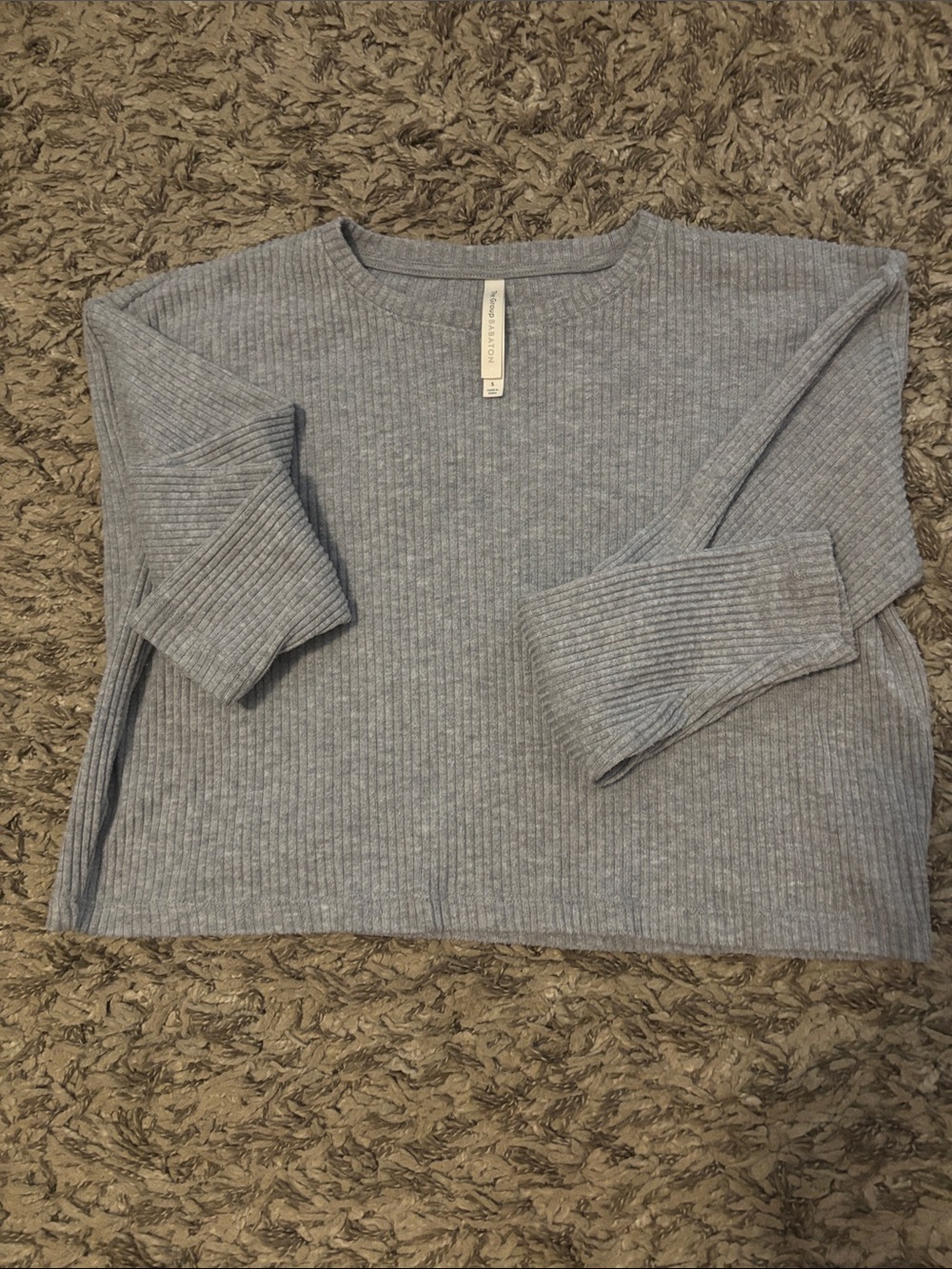 Aritzia Babaton Ribbed Crop Long-Sleeve Top in Heather gray. - Picture 5 of 10